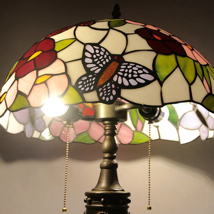 Abajur Tiffany Borboleta Encantada 65cm