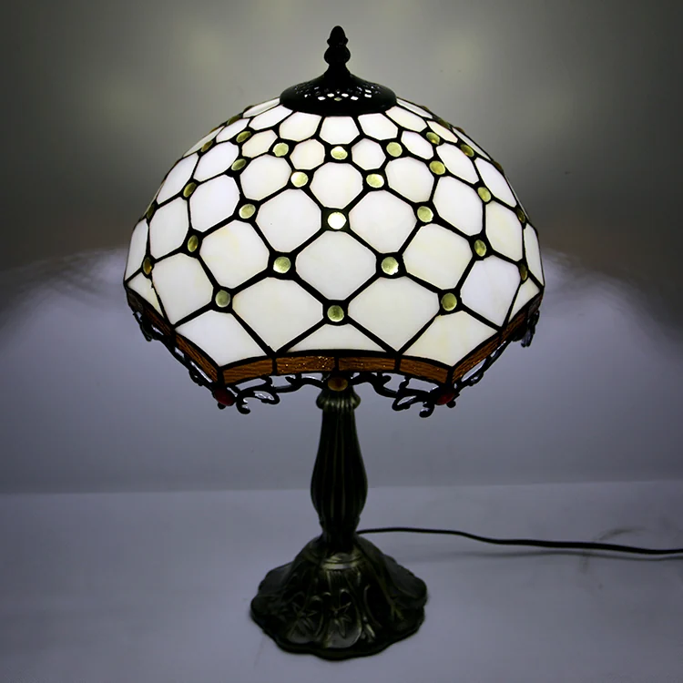Abajur Tiffany Pérolas Brancas 46cm