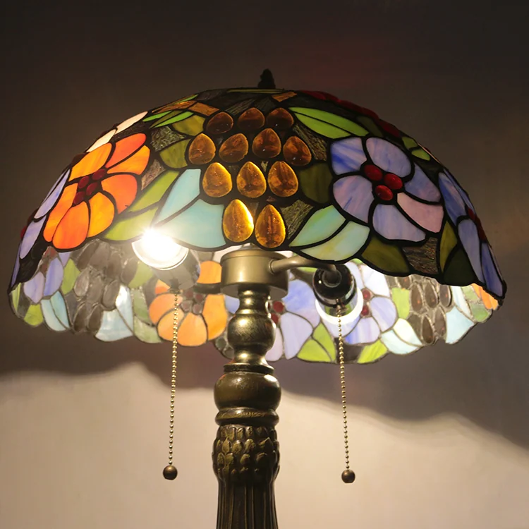 Abajur Tiffany Vinhedo 65cm