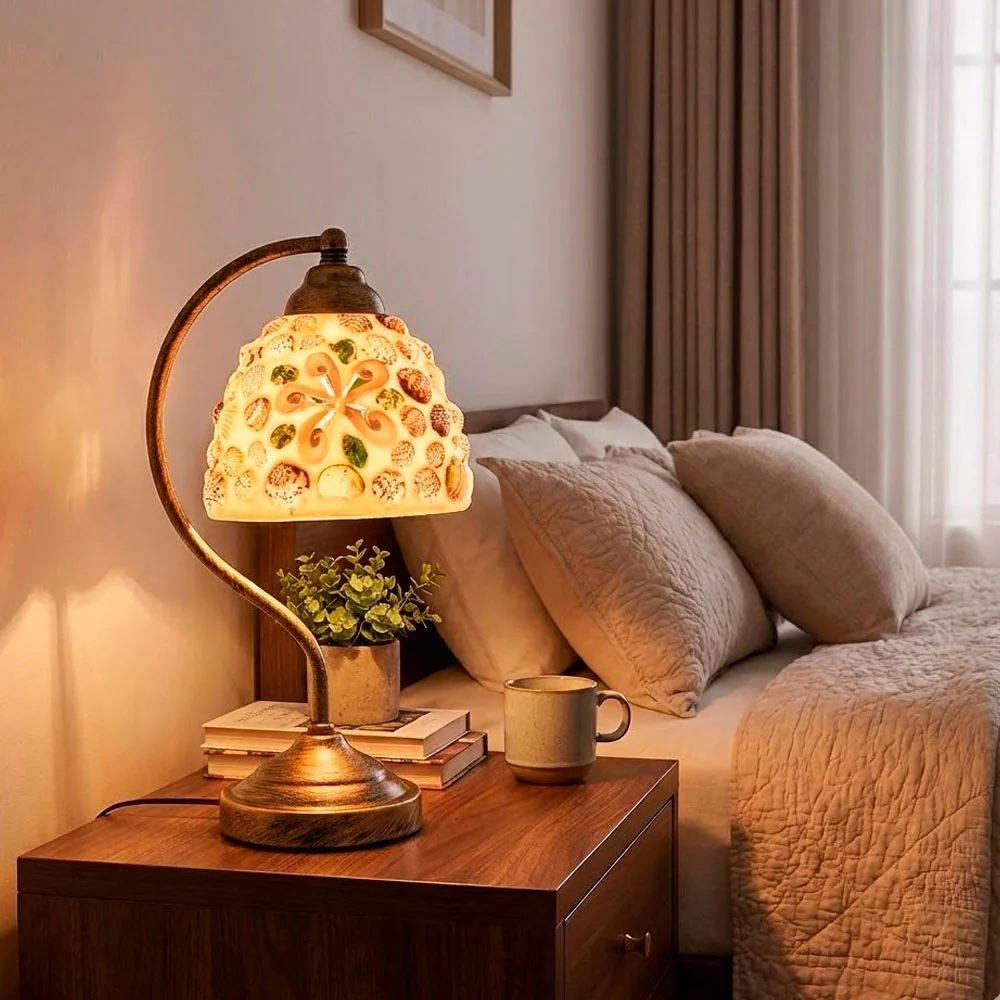 Abajur Tiffany Alsácia Vitral 41cm em ambiente decorado