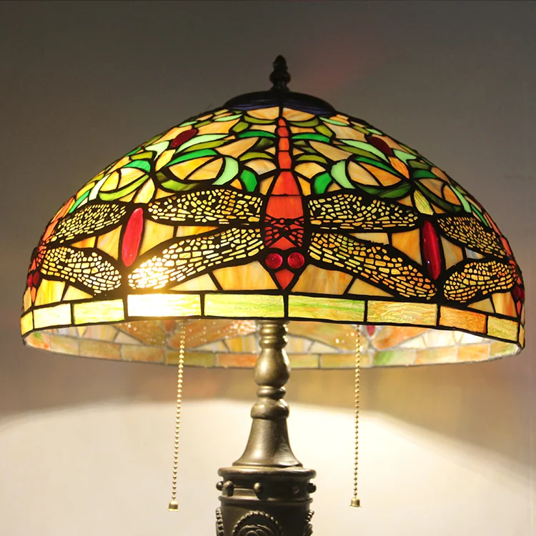 Abajur Tiffany Libélula Dourada 65cm