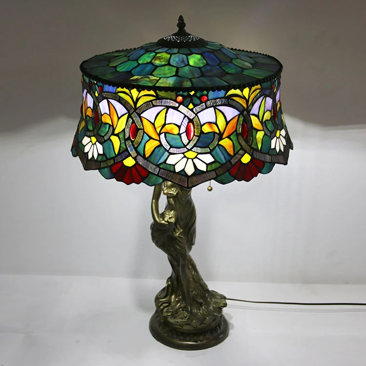 Abajur Tiffany Dama Florista 80cm