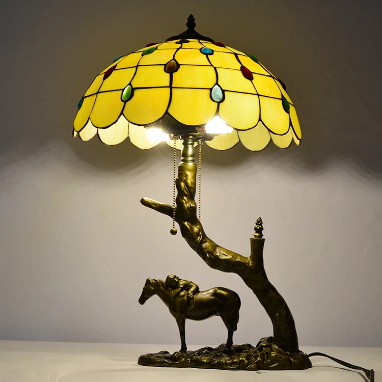 Abajur Tiffany Pavão Dourado 62cm