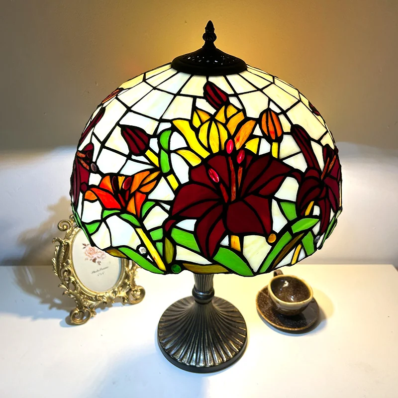 Abajur Tiffany Lírio Florestal 60cm