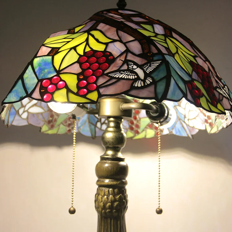 Abajur Tiffany Cacho de Uvas 65cm