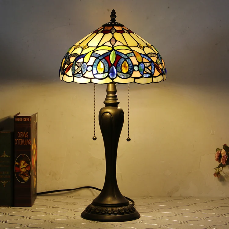 Abajur Tiffany Vitoriano 58cm