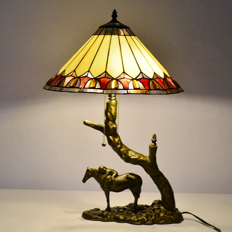 Abajur Tiffany Cone Elegante 62cm