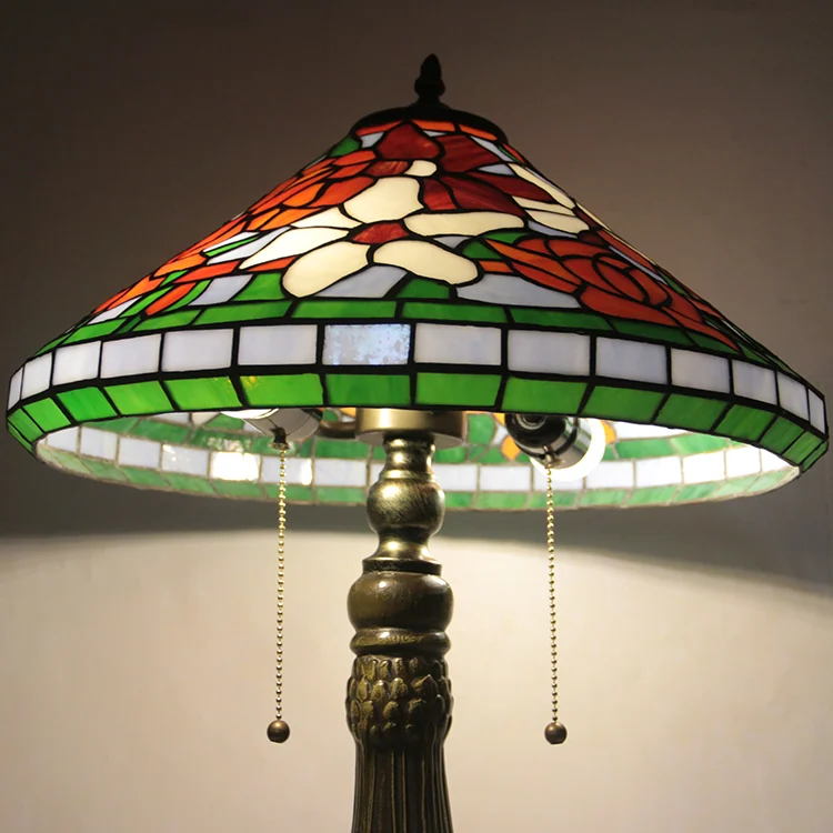 Abajur Tiffany Cono Clássico 65cm