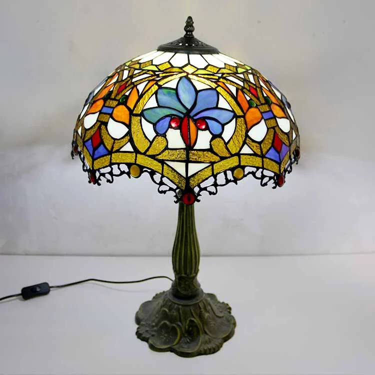 Abajur Tiffany Sinfonia Cromática 60cm